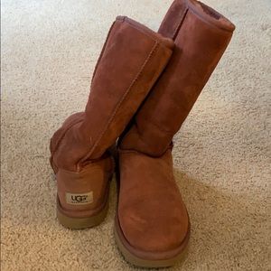 Rose colored Ugg’s size 7. Tall Waterproofed